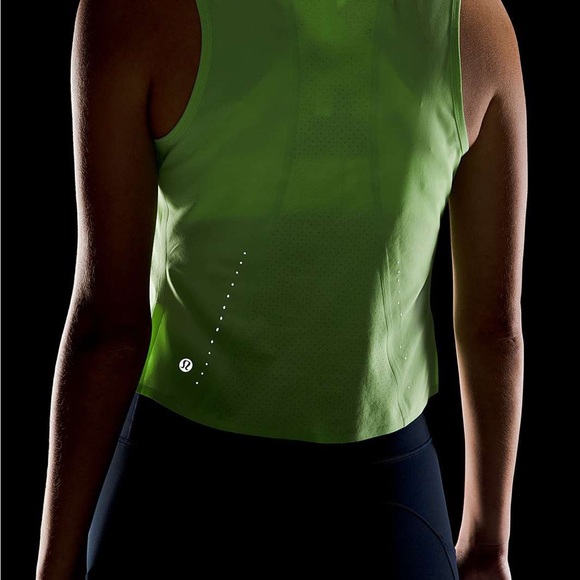 Swift Ventilated Running Tank Top - Picture 3 of 6